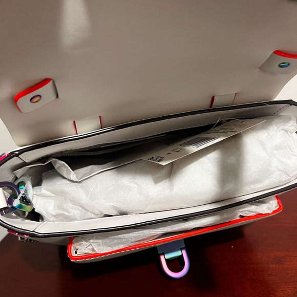 Michael Kors White Manhattan Purse - Picture 5 of 7